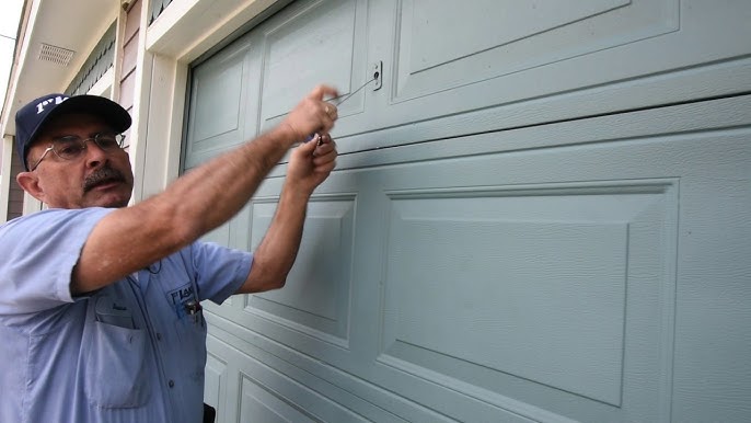 How To Open Automatic Garage Door Manually？
